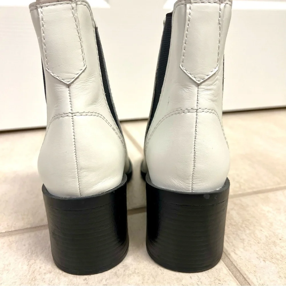 STEVE MADDEN Audience Bootie in Bone Croc at Revolve women’s size 6M